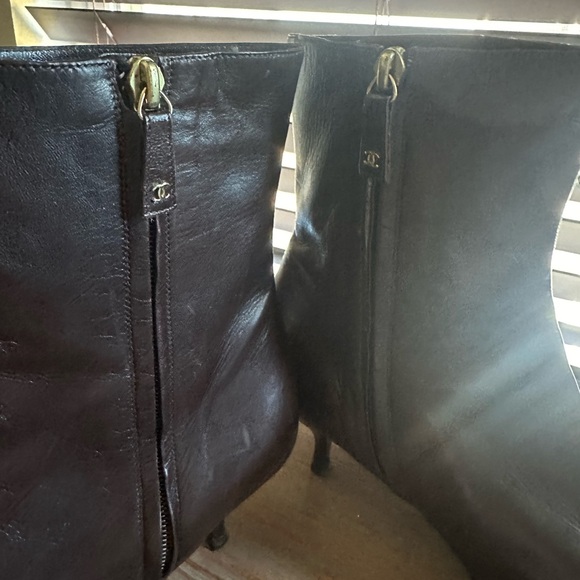 Chanel ankle leather pointed toe size 40 boots - Picture 10 of 11